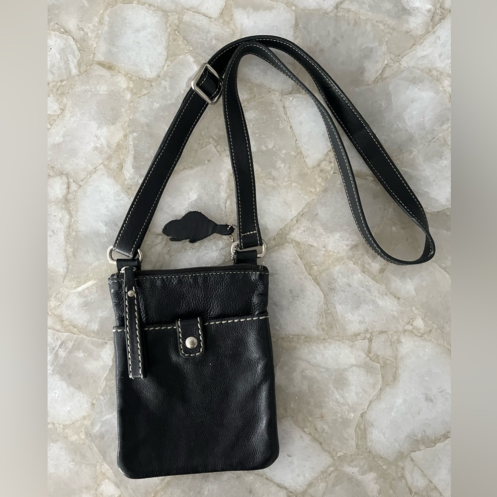 ROOTS Genuine Black Leather Crossbody Purse